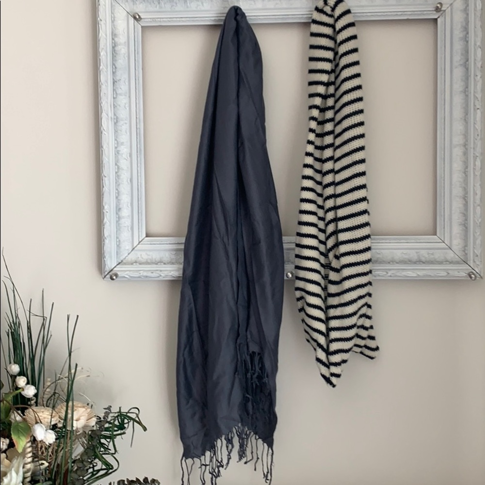 3 for $20 ❤️Scarf Bundle